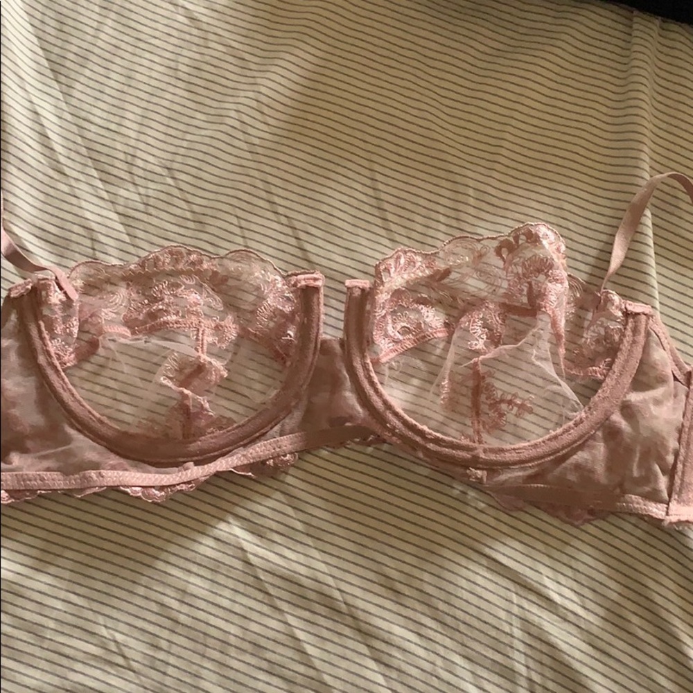 Underwire lace bra